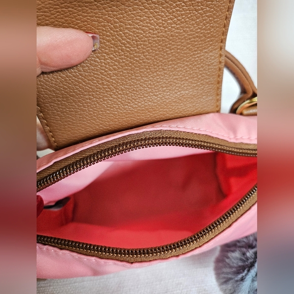 NWT Viral Minnie Mouse Disney Mini Crossbody Bag W/Detachable Strap TIK TOK - Picture 3 of 9